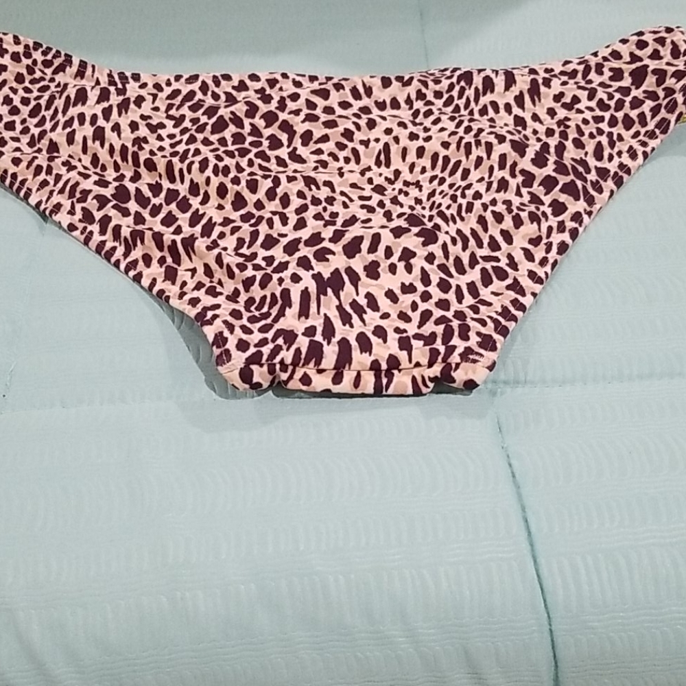 NWOT- Victoria's secret bikini - Picture 4 of 8